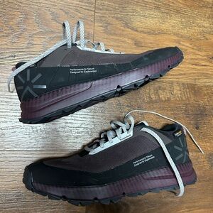 Men's Black and Brown Athletic Trail Shoes